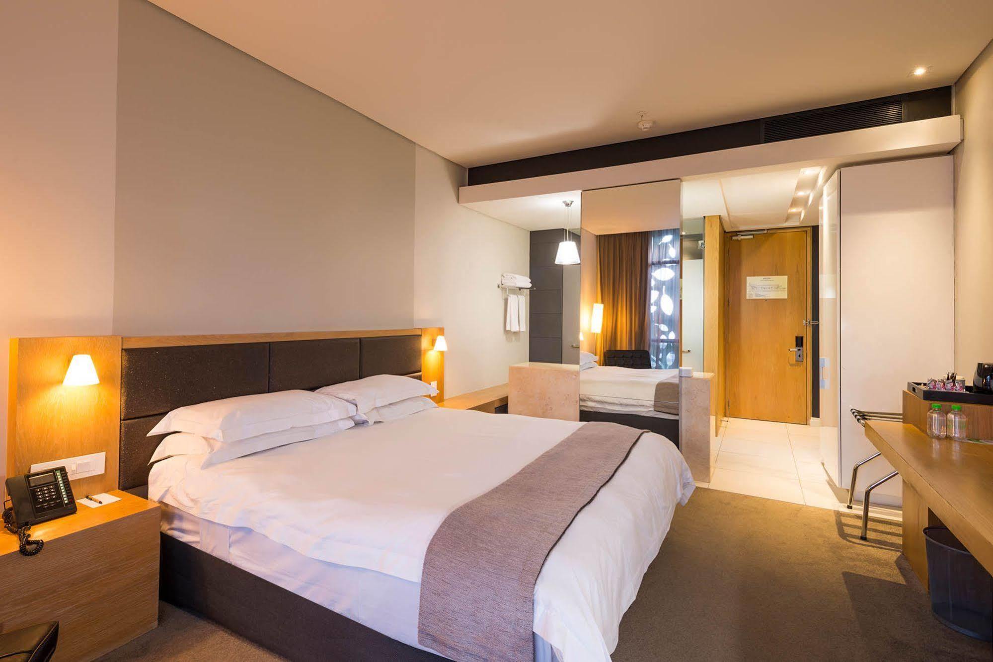Aha Gateway Hotel Umhlanga Durban Esterno foto