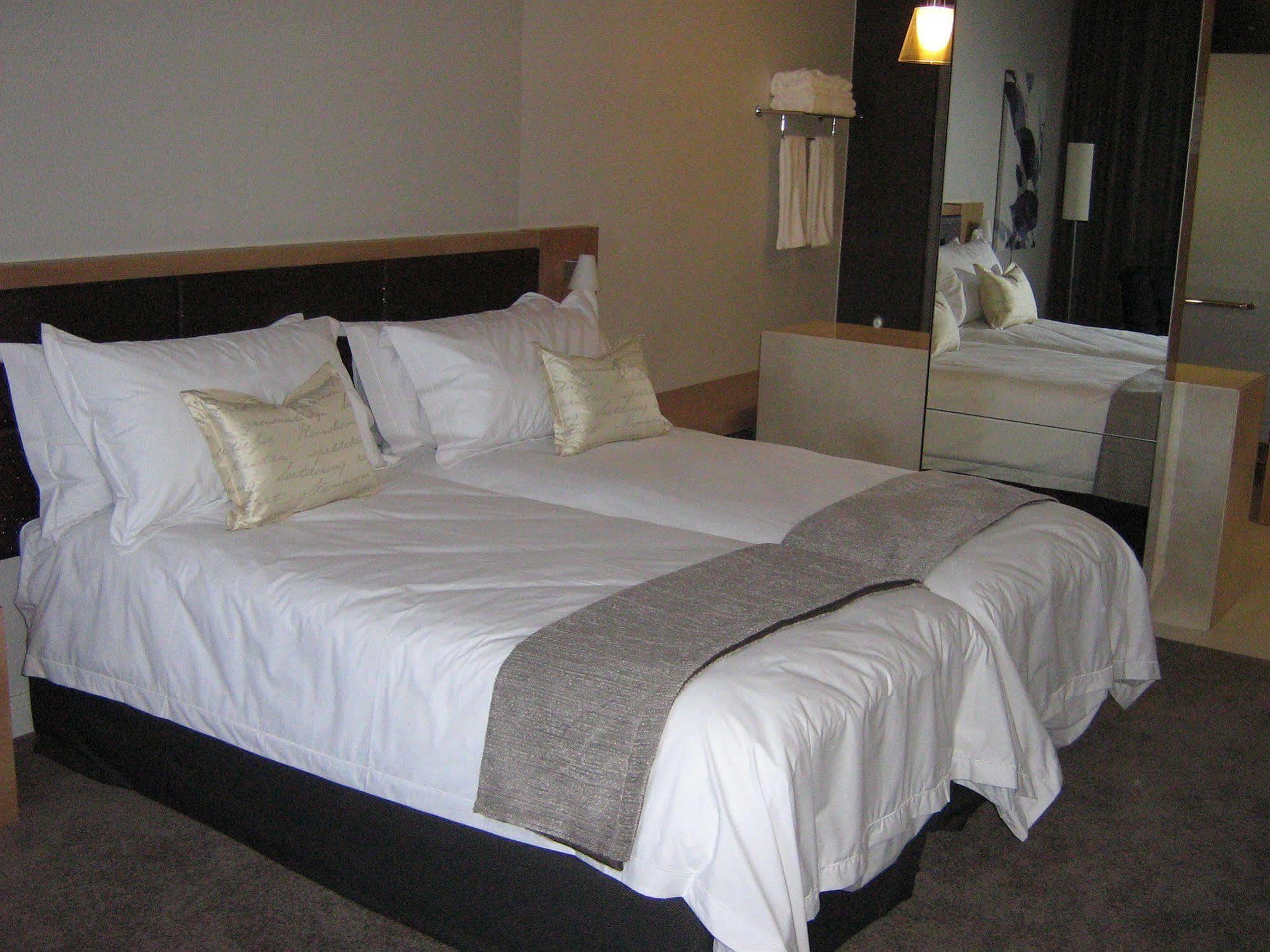 Aha Gateway Hotel Umhlanga Durban Esterno foto