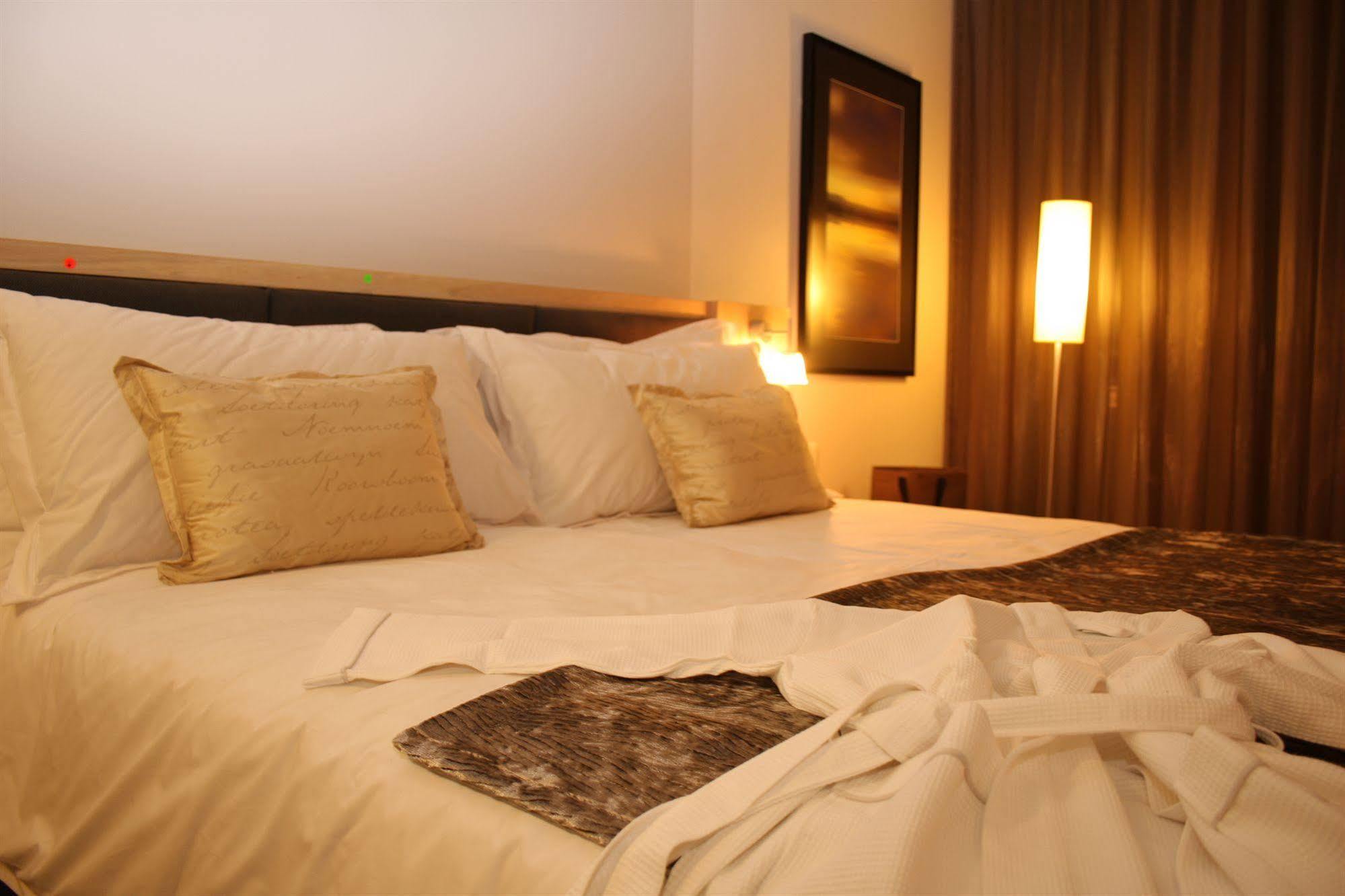 Aha Gateway Hotel Umhlanga Durban Esterno foto